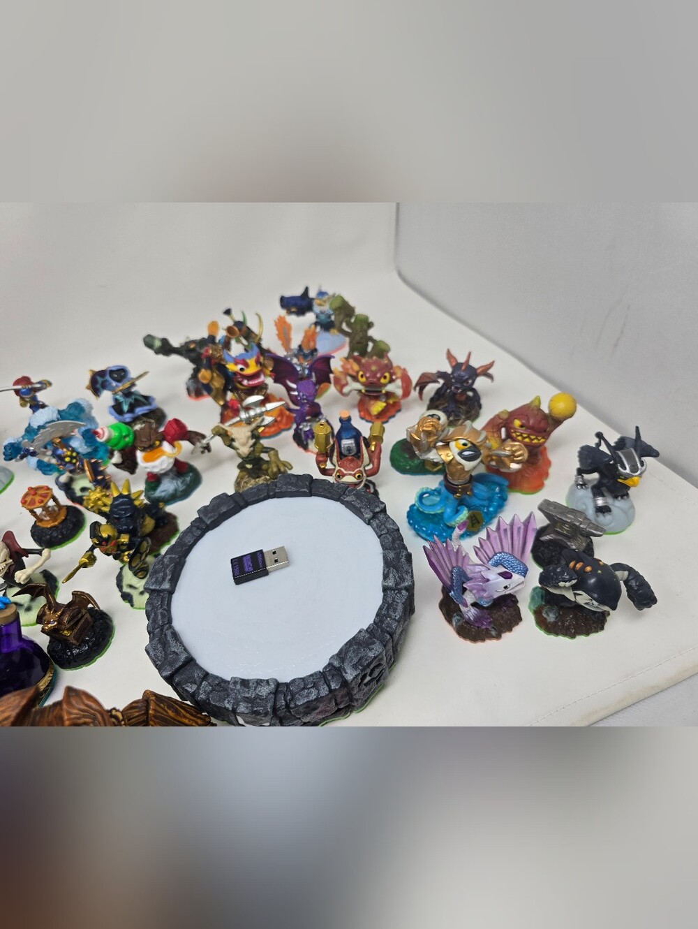 Huge Lot Of Activision Skylanders Figures Swap Force Action Figures Bag Stage - Picture 8 of 14